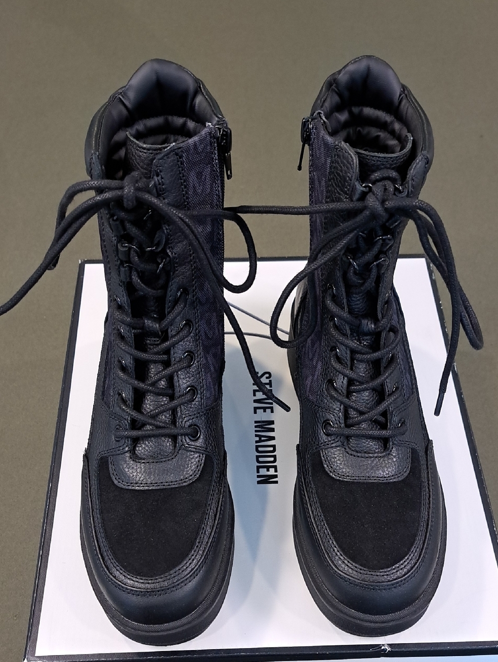 Steve Madden Hiker Boot - Color: Black Multi - Size: 8.5 - Picture 3 of 11